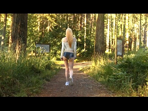 ❤️ Bela virino moviĝas malrapide, ne nuda video ❤❌ Rusia porno ĉe ni ☑